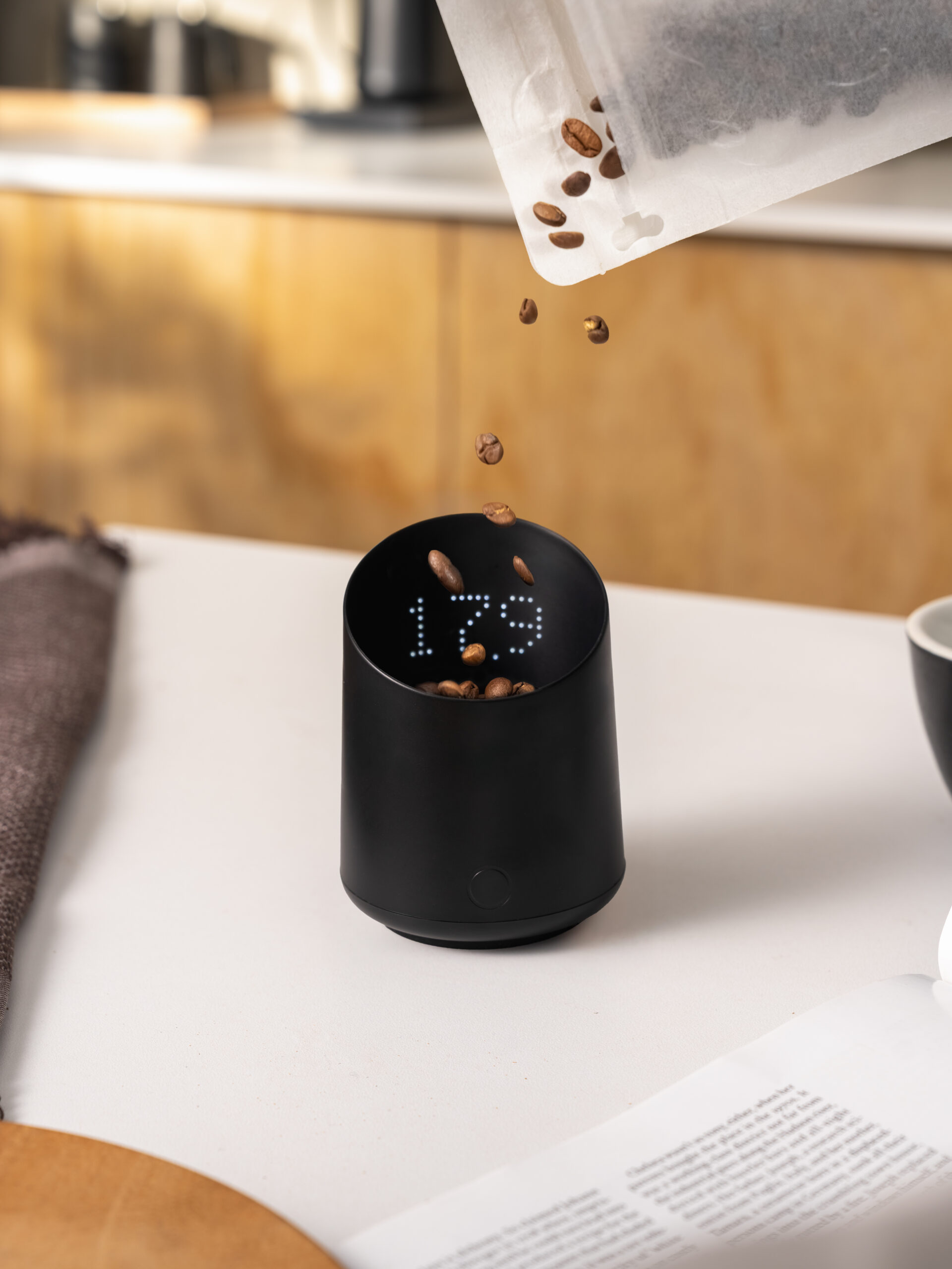 Subminimal-Subscale Digital Dosing Cup